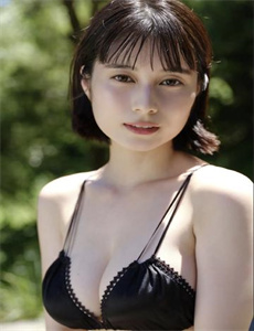 《媚肉之香 轮奸-东北大屁股熟妇高潮狂叫》