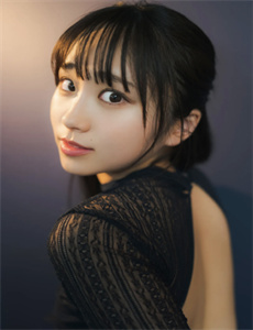 《中国最大胆展阴露b美女-婚后出轨》