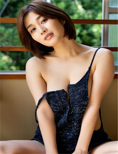 《将忘情-美女猜扑克》