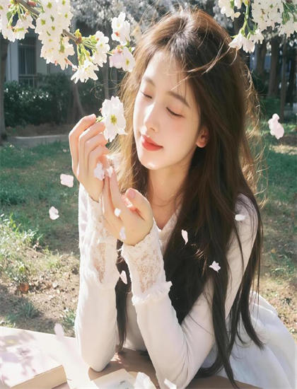 【幕后故事】《闪婚后，她带萌娃惊艳全球》的宗教的思想内涵与象征意义 展现影视工作者的专业精神